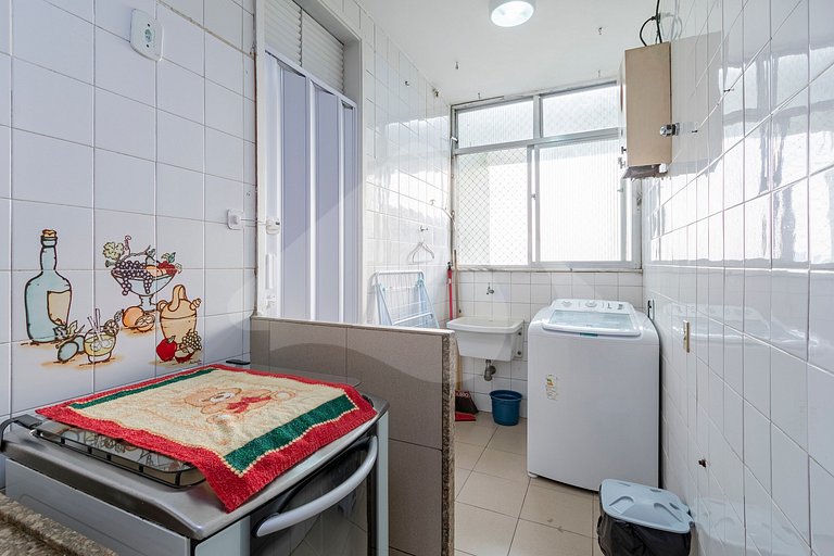Ocean View w/ Balcony & Tub – 8-min walk to Beach
