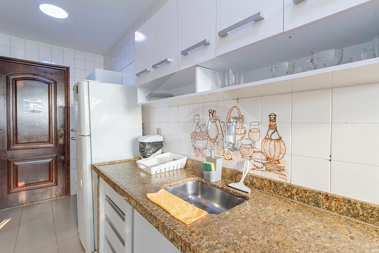 Ocean View w/ Balcony & Tub – 8-min walk to Beach