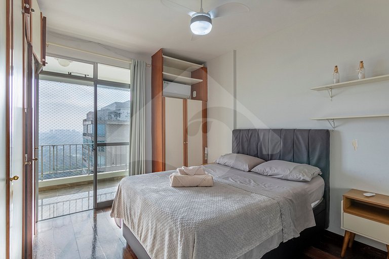 Ocean View w/ Balcony & Tub – 8-min walk to Beach