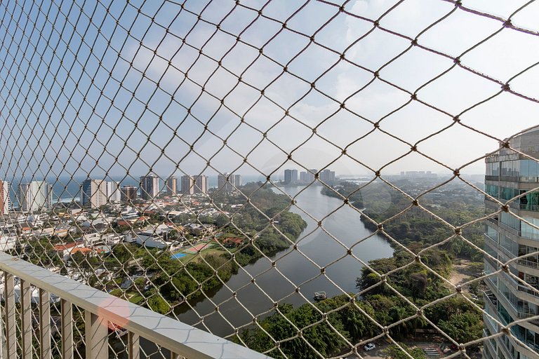 Linda Vista c/ Varanda e Banheira a 8 min da praia