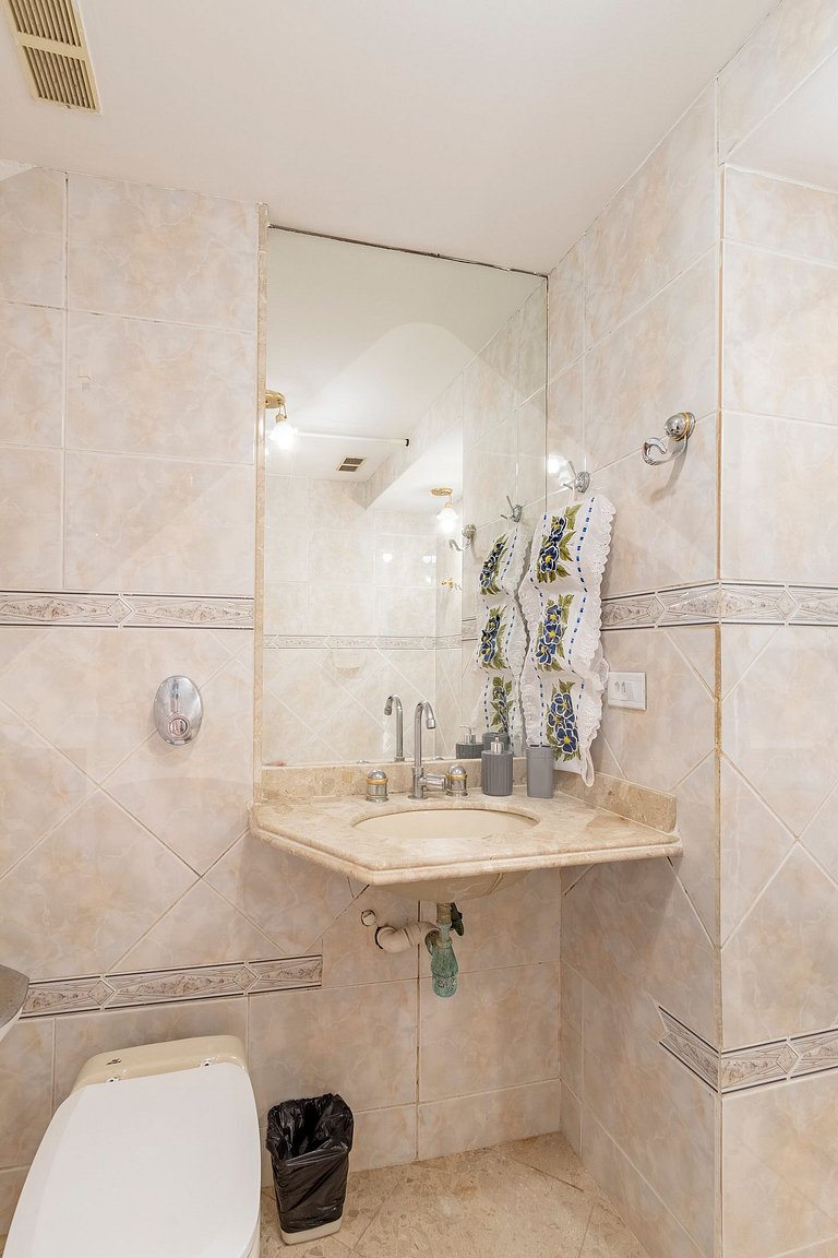 Ocean View w/ Balcony & Tub – 8-min walk to Beach