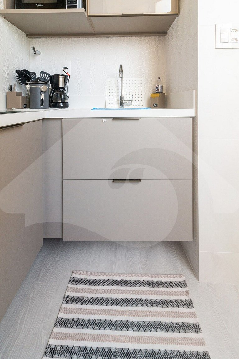 2 min from Copacabana Beach | Renovated and Cozy