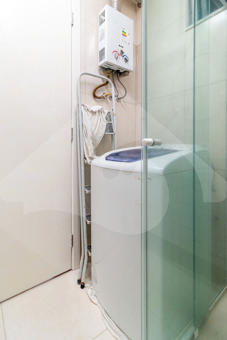 2 min from Copacabana Beach | Renovated and Cozy