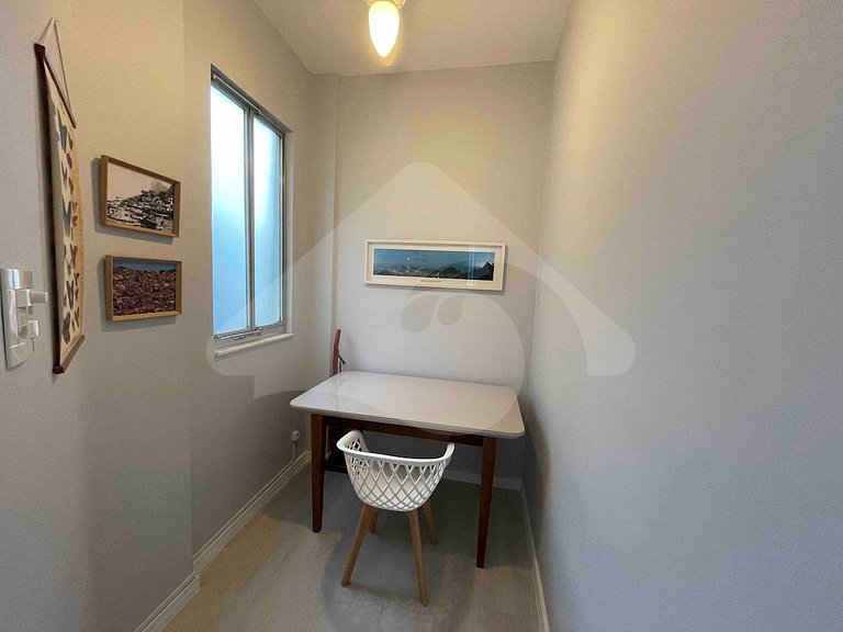 2 min from Copacabana Beach | Renovated and Cozy