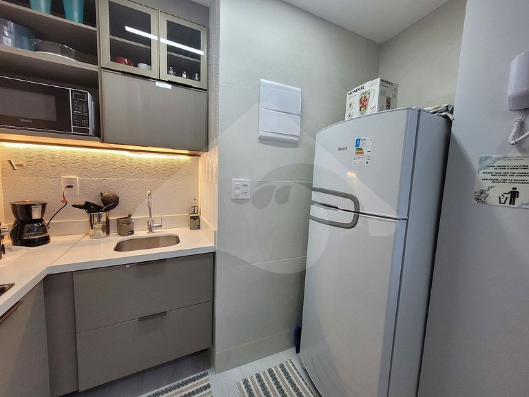 2 min from Copacabana Beach | Renovated and Cozy