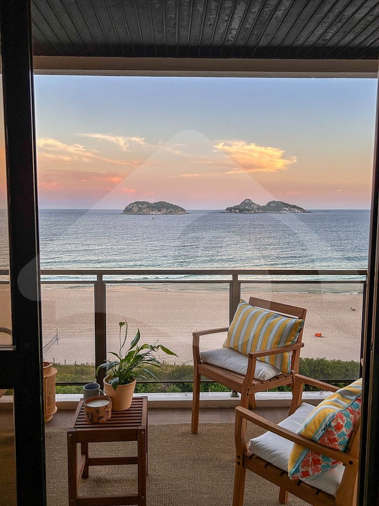 Vista pra Praia: Luxo Reformado na Barra da Tijuca