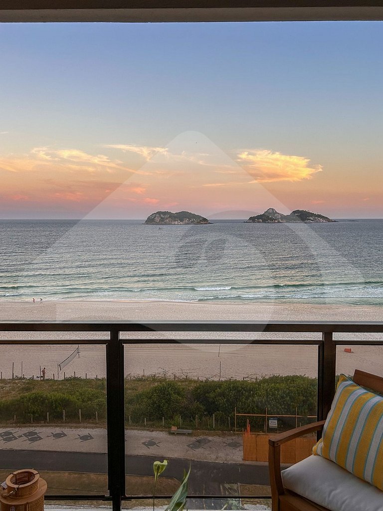 Beachfront: Renovated Luxury in Barra da Tijuca