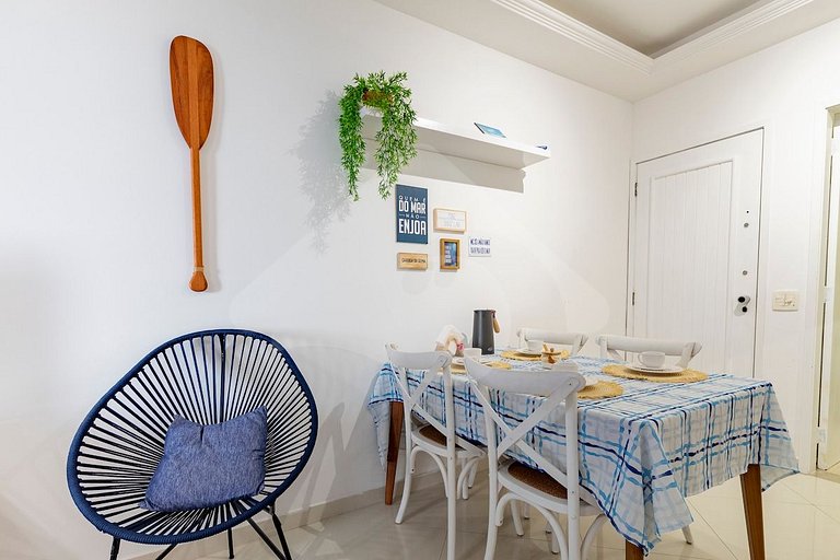 9 min from the beach | Renovated & Cozy.