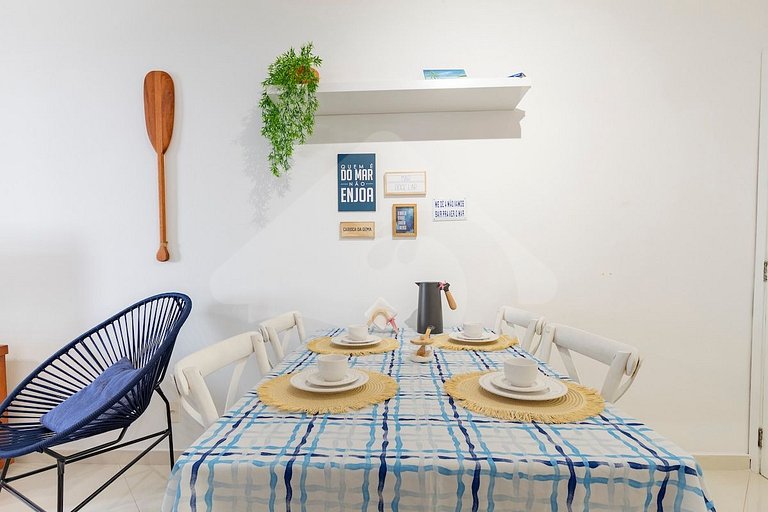 9 min from the beach | Renovated & Cozy.