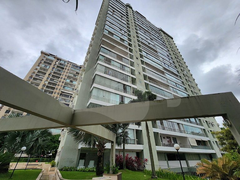 Linda Vista c/ Varanda e Banheira a 8 min da praia