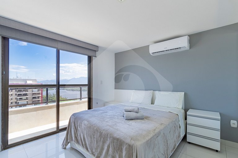Cobertura na Frente da Praia com Jacuzzi e Suítes