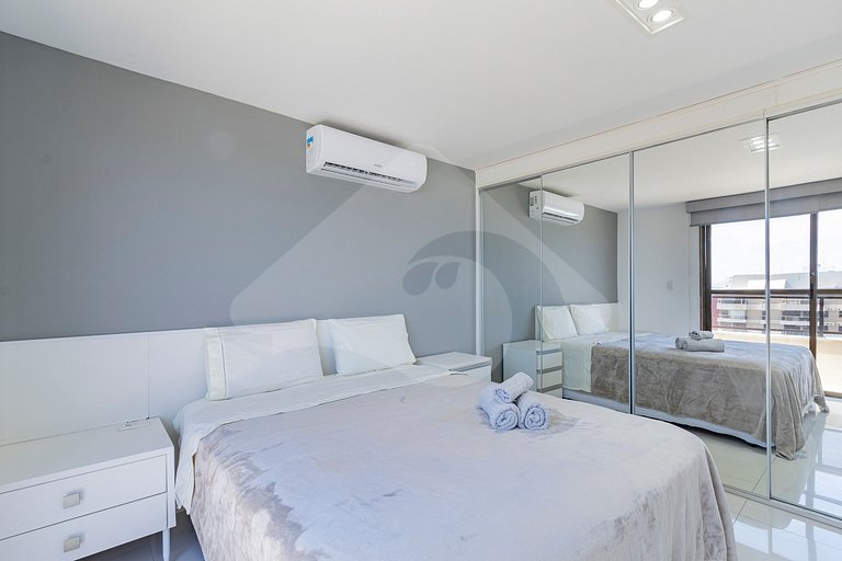 Cobertura na Frente da Praia com Jacuzzi e Suítes