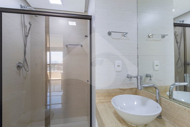 Penthouse Frente al Mar con Jacuzzi y Suites