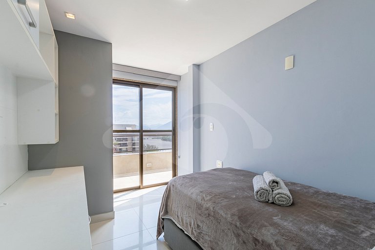 Oceanfront Penthouse with Jacuzzi and Suites