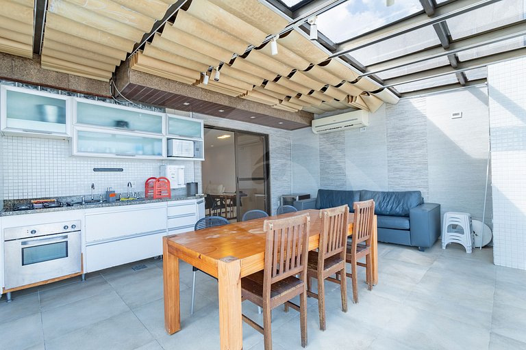 Penthouse Frente al Mar con Jacuzzi y Suites