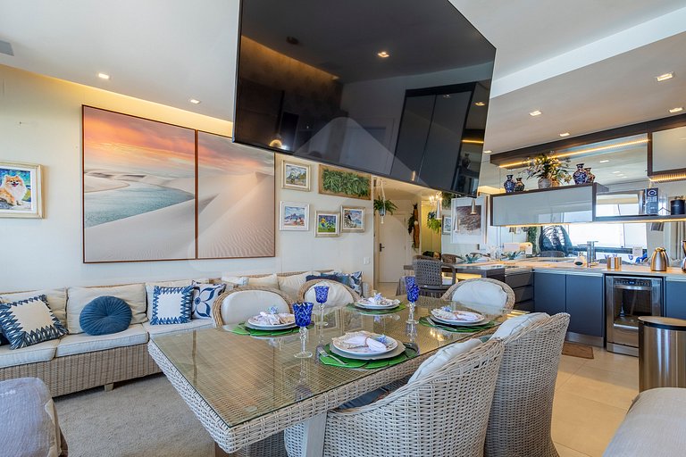 Frente Mar: Studio Decorado com Vista Espetacular