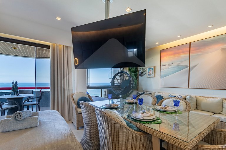 Frente Mar: Studio Decorado com Vista Espetacular