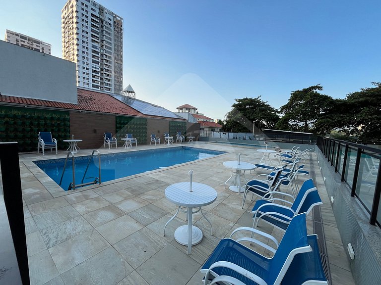 Frente Mar: Studio Decorado com Vista Espetacular