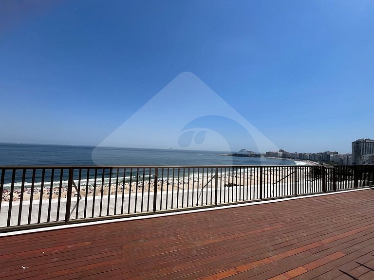 A Pie de Playa: Amplio y Reformado en Copacabana