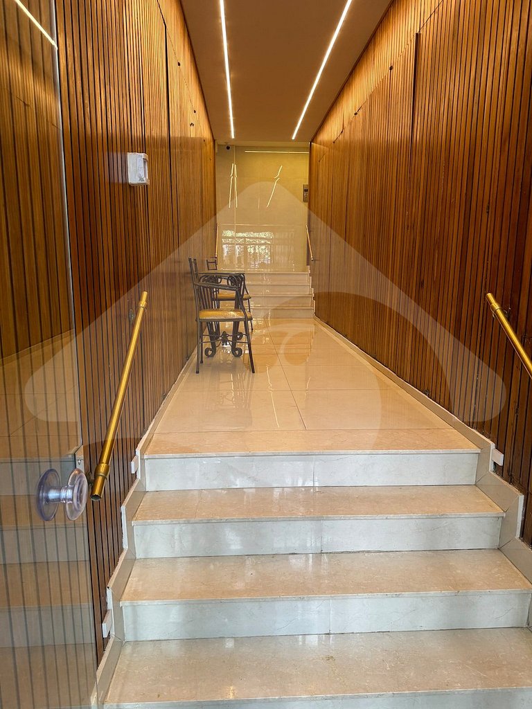 2 min from Copacabana Beach | Spacious & Renovated