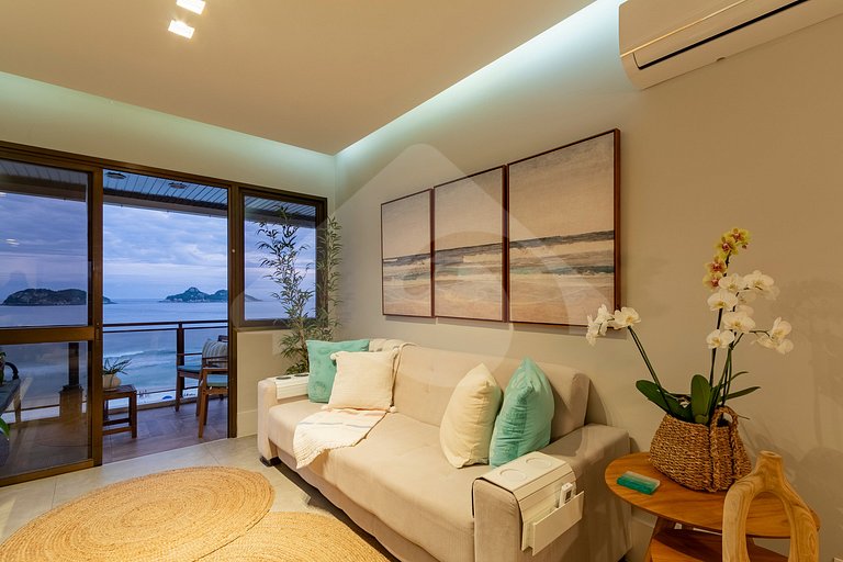 Beachfront: Renovated Luxury in Barra da Tijuca