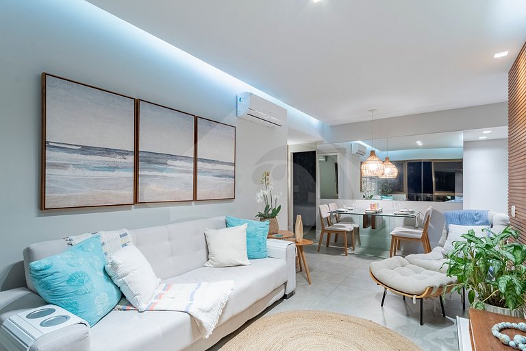 Pé na areia | Luxo reformado com vista pro mar