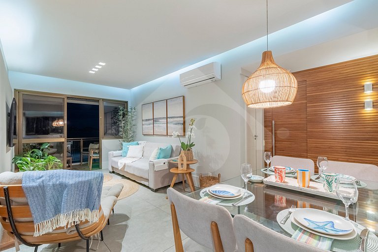 Pé na areia | Luxo reformado com vista pro mar