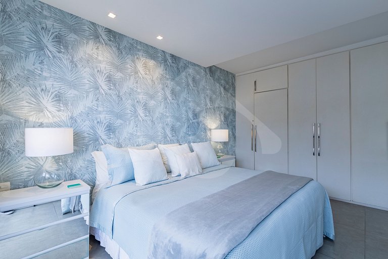 Beachfront: Renovated Luxury in Barra da Tijuca