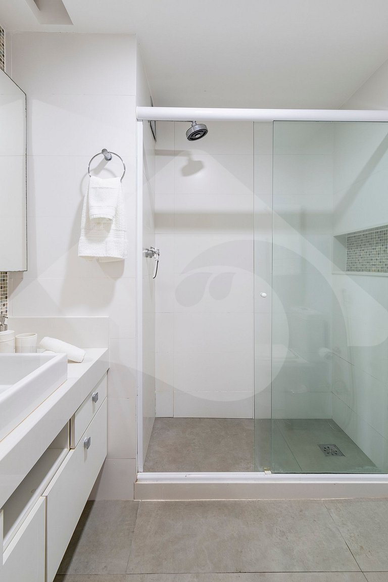 Beachfront: Renovated Luxury in Barra da Tijuca