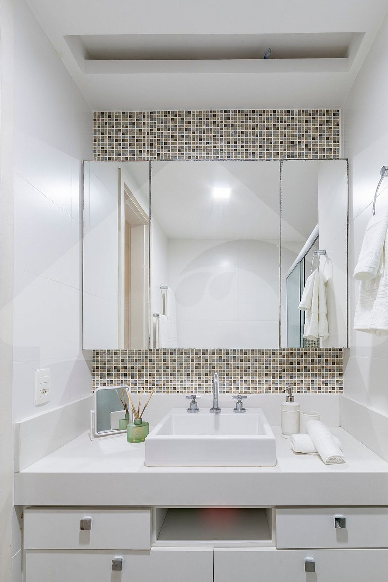 Beachfront: Renovated Luxury in Barra da Tijuca