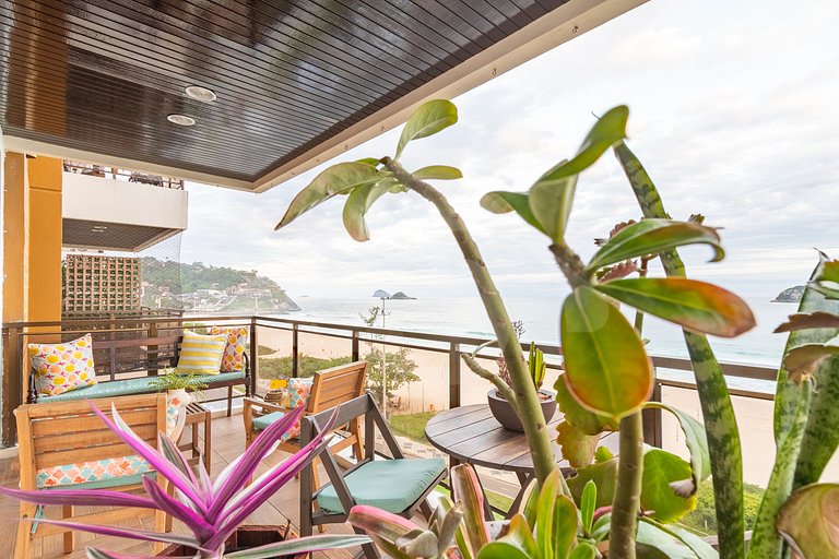 Beachfront: Renovated Luxury in Barra da Tijuca