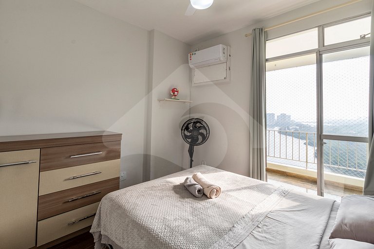 Ocean View w/ Balcony & Tub – 8-min walk to Beach