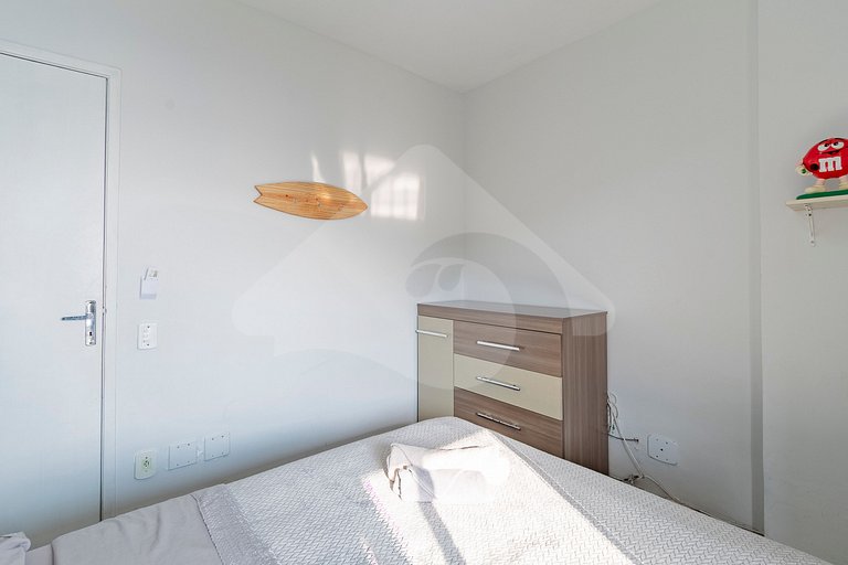 Ocean View w/ Balcony & Tub – 8-min walk to Beach