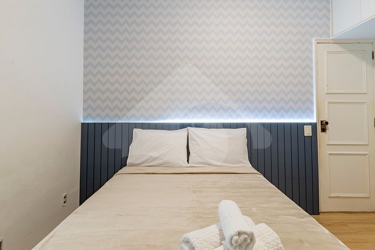 2 min from Copacabana Beach | Spacious & Renovated