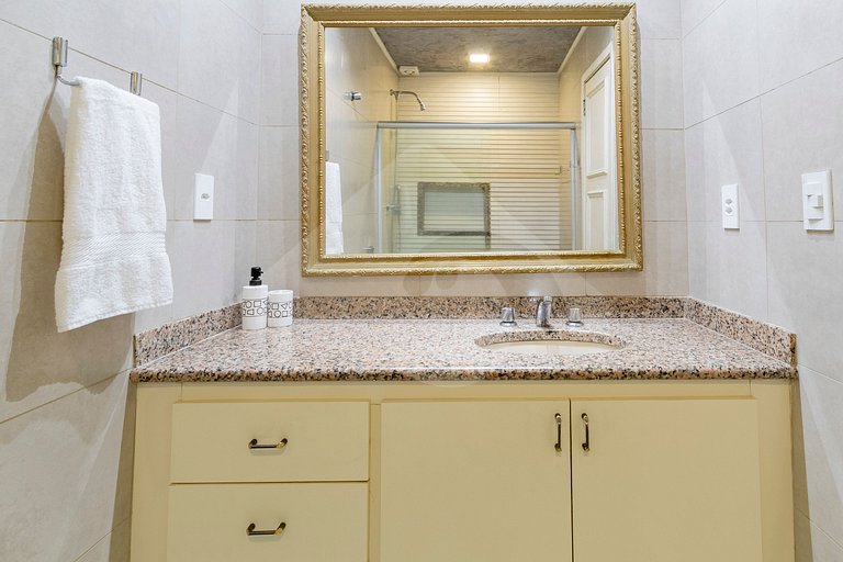 2 min de Playa Copacabana | Amplio y Remodelado