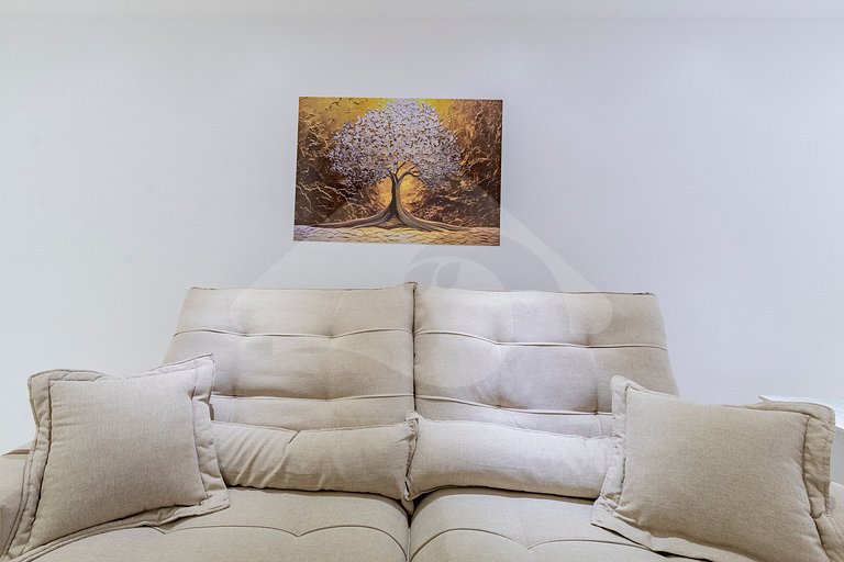2 min from Copacabana Beach | Spacious & Renovated