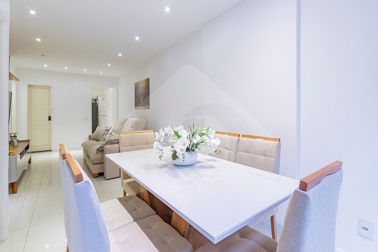 2 min from Copacabana Beach | Spacious & Renovated