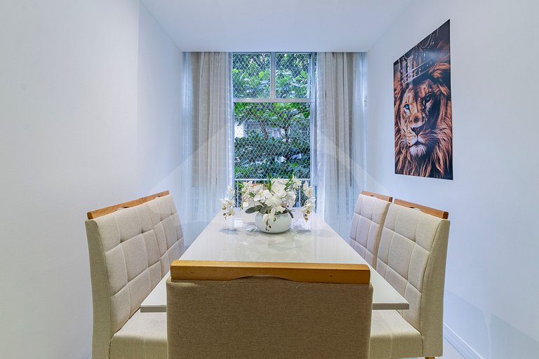 2 min from Copacabana Beach | Spacious & Renovated