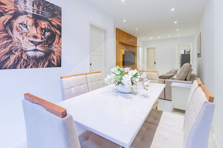 2 min from Copacabana Beach | Spacious & Renovated