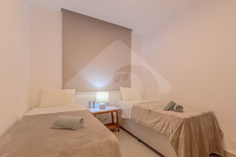Beachfront: Spacious & Renovated in Copacabana