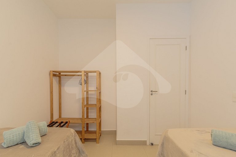 Beachfront: Spacious & Renovated in Copacabana