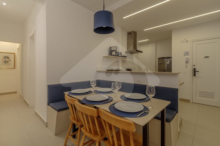 Beachfront: Spacious & Renovated in Copacabana