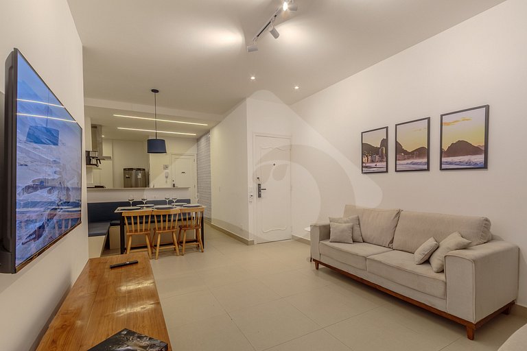 Beachfront: Spacious & Renovated in Copacabana