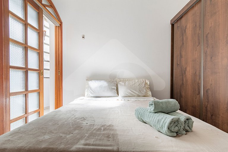Copacabana Beachfront: Basic & Functional