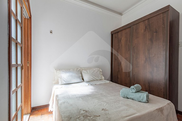 Copacabana Beachfront: Basic & Functional