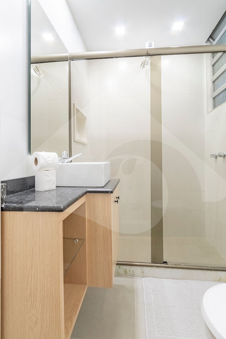 2-min walk from Copacabana beach |Cozy & Renovated