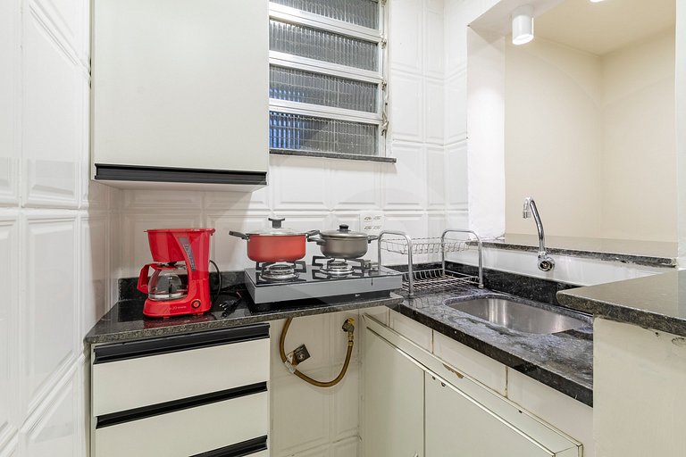 2-min walk from Copacabana beach |Cozy & Renovated