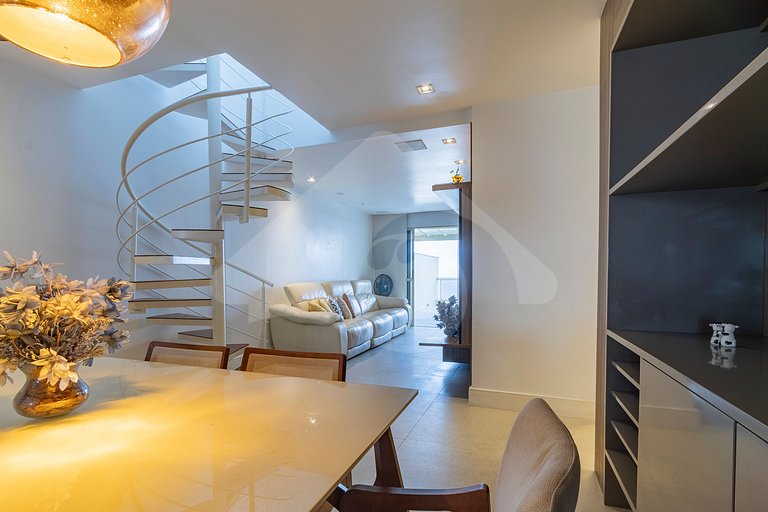 Em frente a Praia: Cobertura Duplex de Luxo com Espaço Gourm