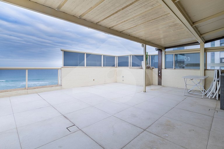 Vista da Praia: Duplex de Luxo com Espaço Gourmet
