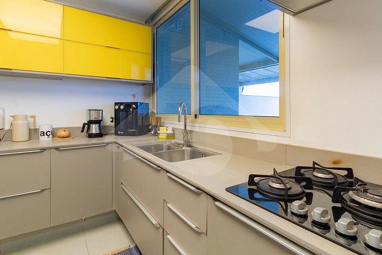Em frente a Praia: Cobertura Duplex de Luxo com Espaço Gourm
